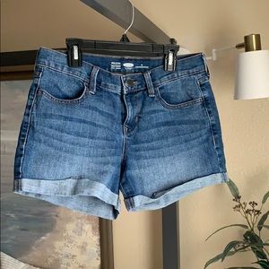 Mid rise boyfriend shorts